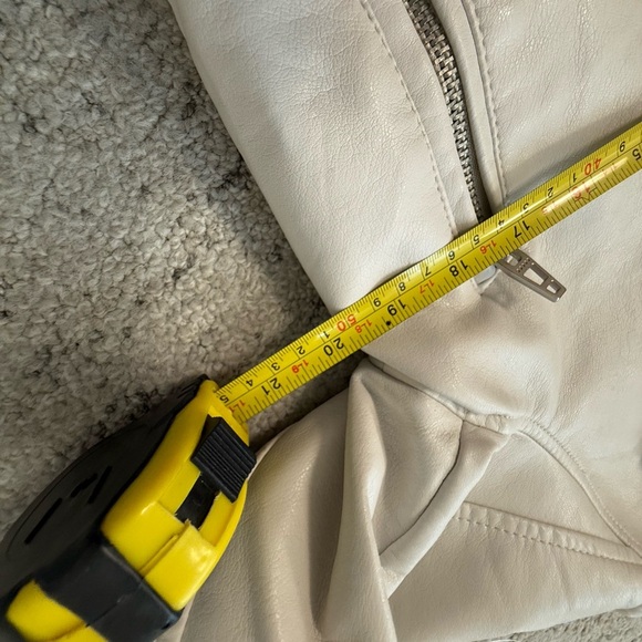 Blank NYC M (Anthropologie) vegan leather worn once! Biker Jacket-great hardware - Picture 8 of 15